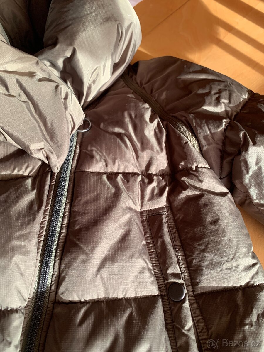 dámská péřová bunda zn. Levi's - vel. M - 18