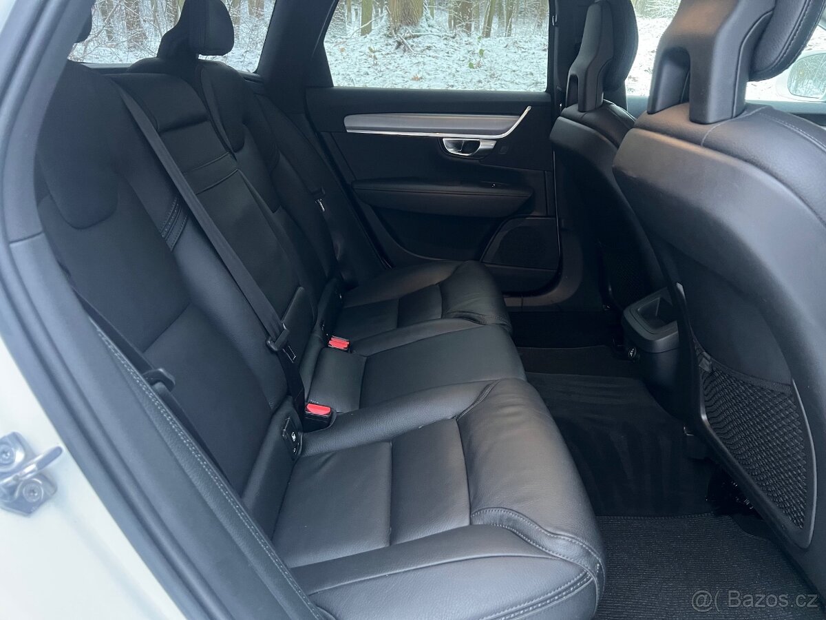 Volvo V90 Cross Country - 18