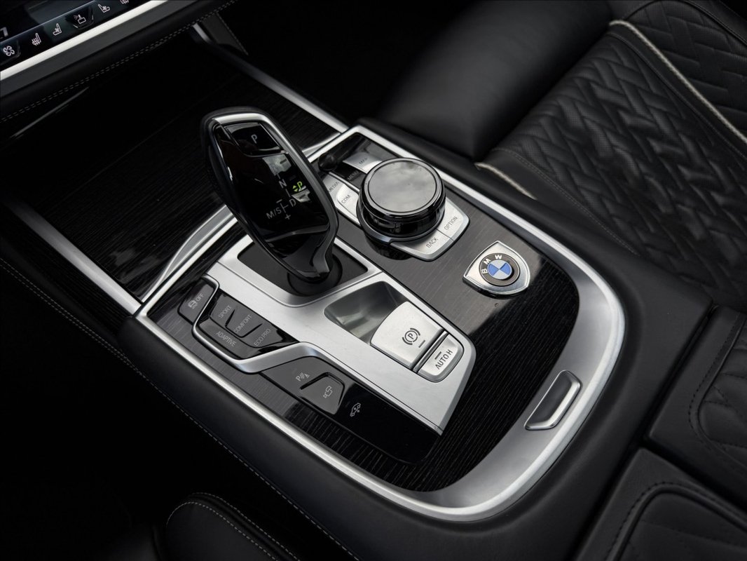 BMW Řada 7 740D Long Individual 2019 - 18