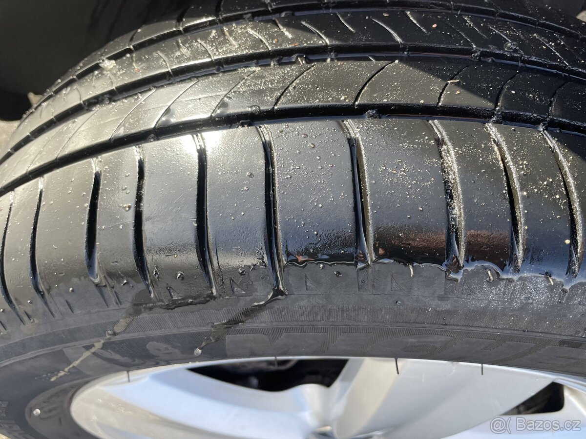 VW CADDY MAXI 2,0 TDI 103kw 7míst Tažné 2014 - 18