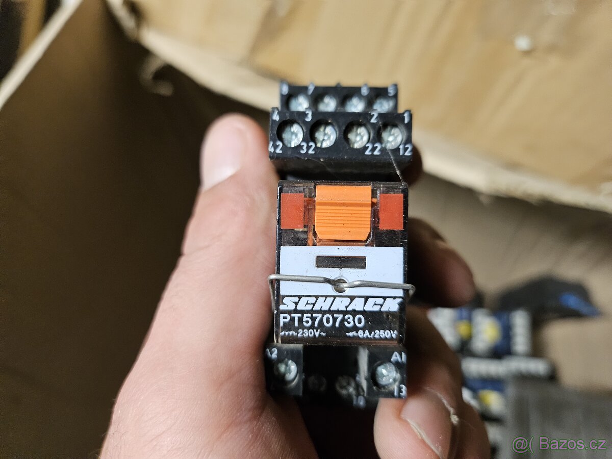 Pojistky jističe trafa prostě vše - 18