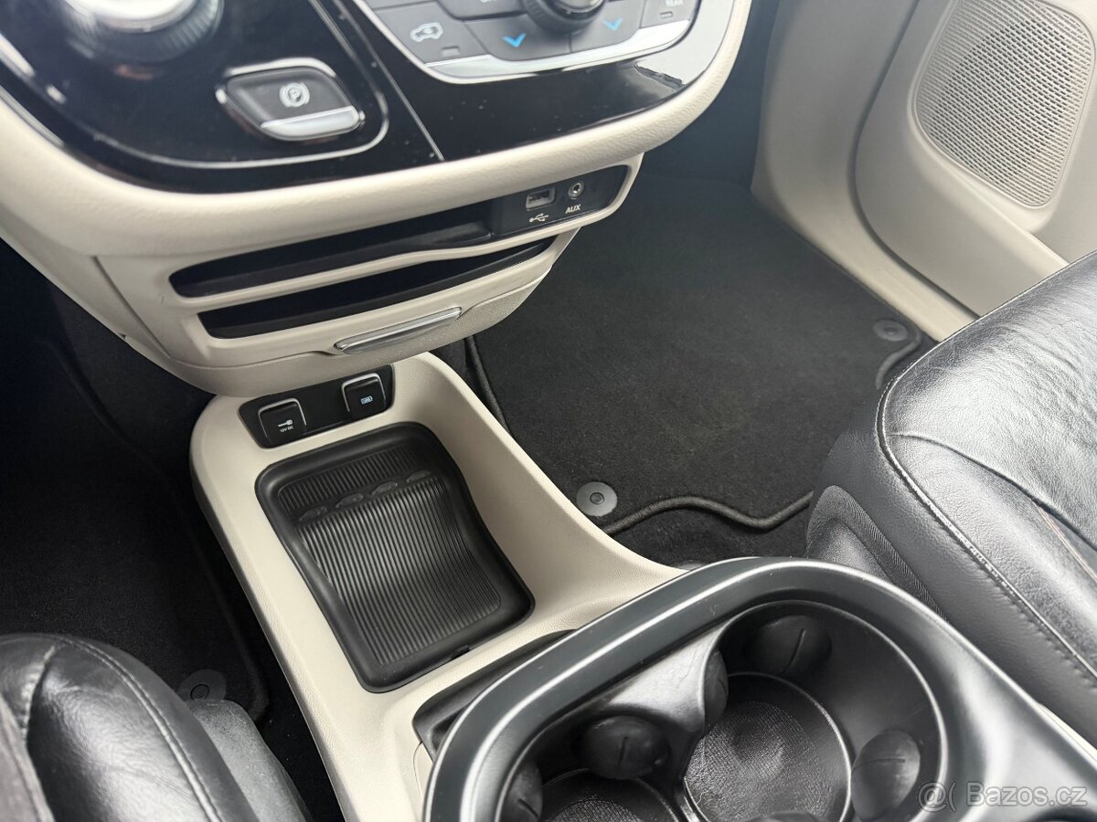 Chrysler Pacifica 3,6 Pentastar Touring 8 míst 2017 - 18