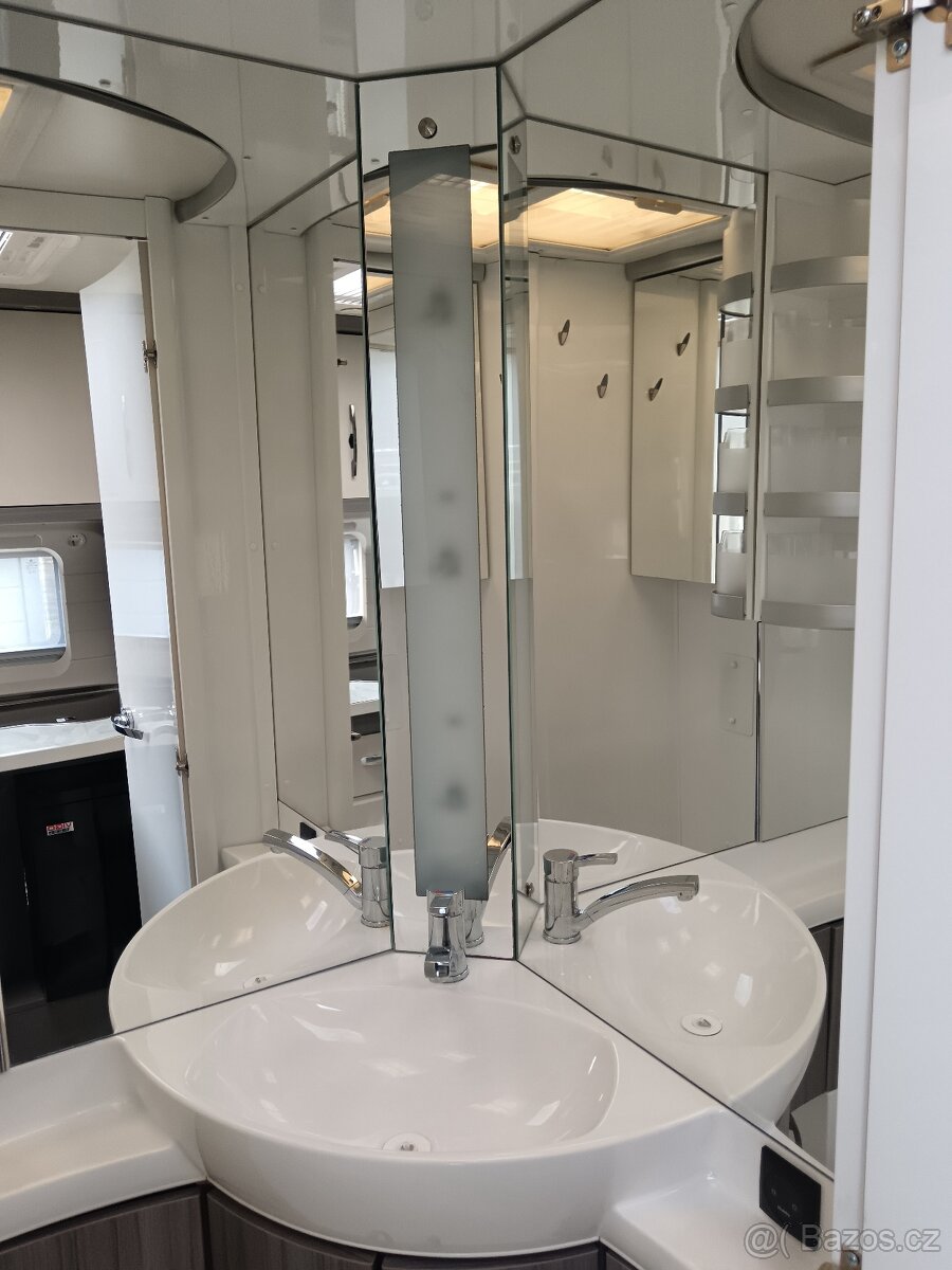 Karavan Hobby 470 - 18