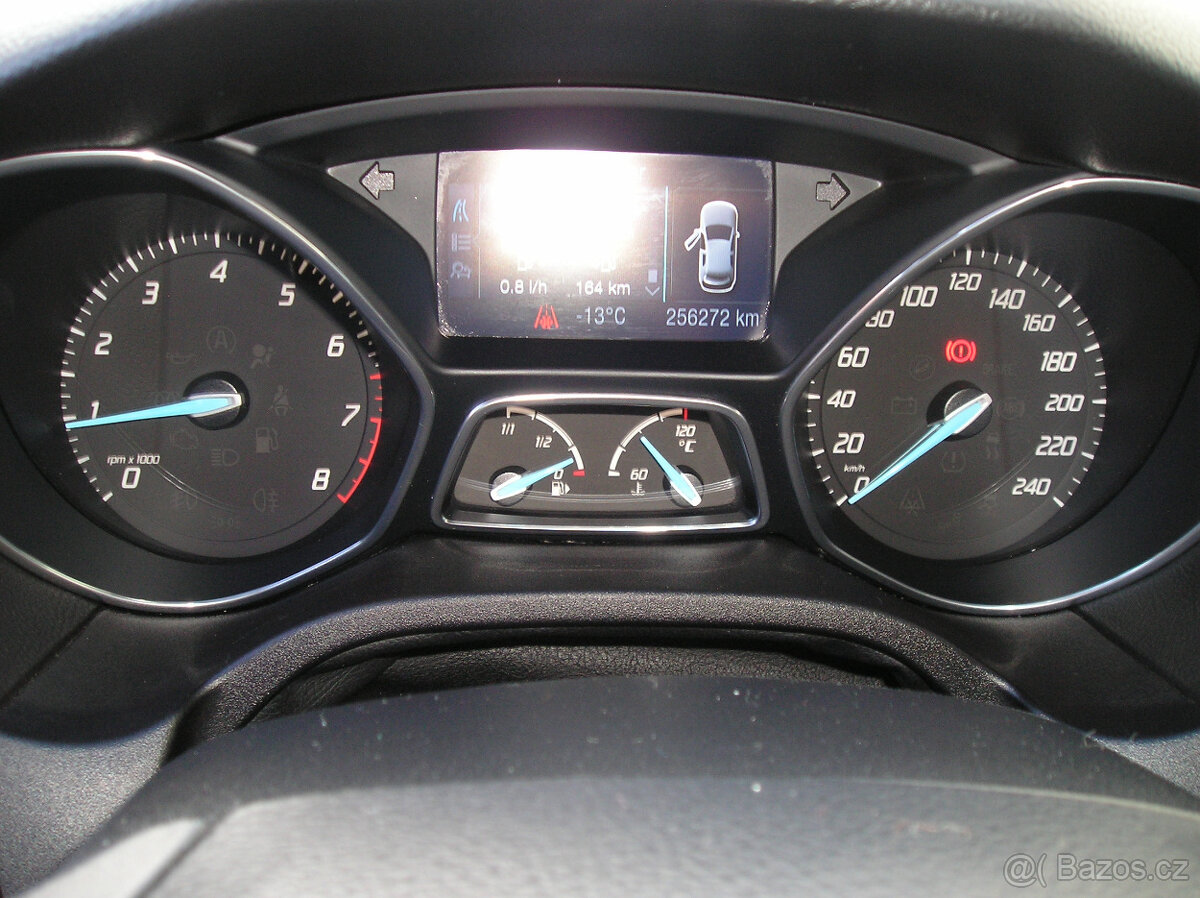 FORD FOCUS COMBI 1.6 EcoBoost 110KW RV-12/2011 - 18