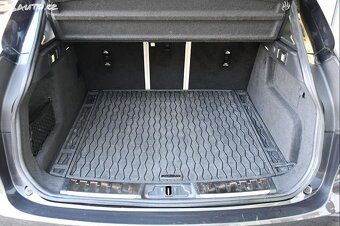 Jaguar F-PACE D200 R-DYNAMIC SE BLACK ZÁRUKA 04/2028 DPH - 18