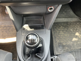 VW Touran, 1.6TDI, 77kW, 7-míst, STK 6/2027, rok 2011 - 18
