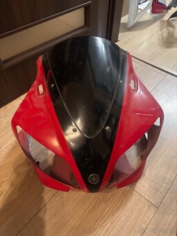 Maska a svetlo na Yamaha R1 98-99 Rn01 - 18