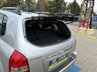 Hyundai Tucson 2.0i 104kW 4x4 KLIMA TAŽNÉ - 18