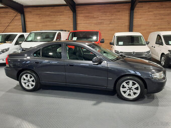 Volvo S60 - 2,4i Comfort TOP stav - 18