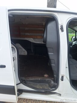 Citroen Berlingo 3 místa rv.2013 - 18