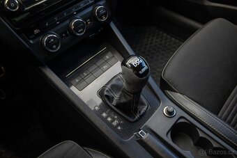 Škoda Octavia Combi 2.0 TD DPF RS DSG - 18