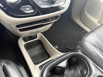 Chrysler Pacifica 3,6 Pentastar 8 míst 2017 DPH - 18