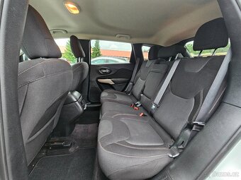 JEEP CHEROKEE 2016 3.2 V6 202kW LATITUDE,NAJETO 100 000KM - 18