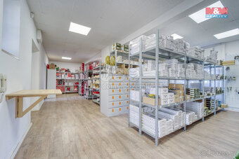 Prodej domu s kancelářemi a prodejnou, 215 m², Zeleneč - 18