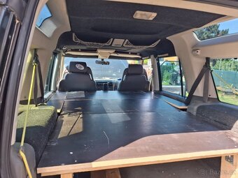 Land Rover Discovery 2 TD5 2.5 101 kW - 18