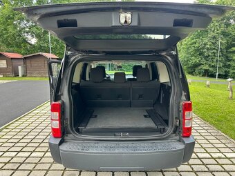 Dodge Nitro 2,8 CRDi 130 kW 4x4 - 18