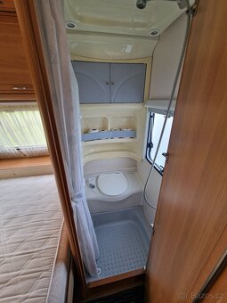 KRÁSNÝ A UDRŽOVANÝ KARAVAN FENDT 510 - 18