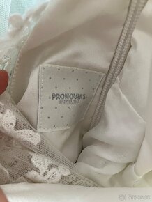 Svatební šaty Pronovias Laren - 18
