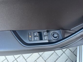 Škoda Superb 1.8 TSI 132kW L&K DSG - 18