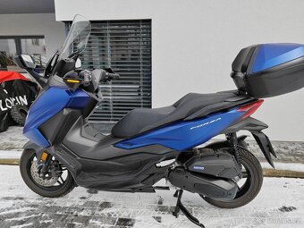Honda Forza 125 Smart Box-modrá - 18