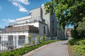 Moderní 2+kk bydlení hned u parku Klamovka, 44m2 - 18