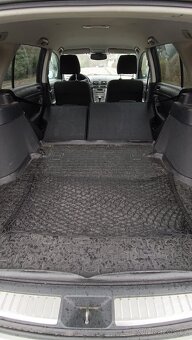 Toyota Avensis kombi T25 2.2D-4D 110 kW - 18