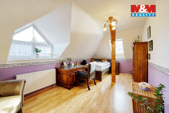 Prodej rodinného domu, 478 m², Veleň, ul. Na návsi - 18