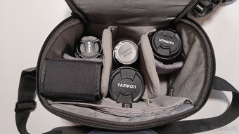 Zrcadlovka Nikon D7200 a hromada příslušenství - 18