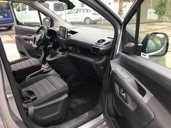 Opel Combo LIFE MAXI 1.2 T 81 kW r.v.2022/8 ČR původ 1.MAJ - 18