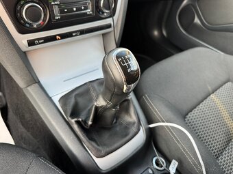 Škoda Octavia 2011 - 18