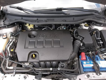 Toyota Auris 1,6 Kombi, r.v. 06/2015, najeto jen 103tkm - 18
