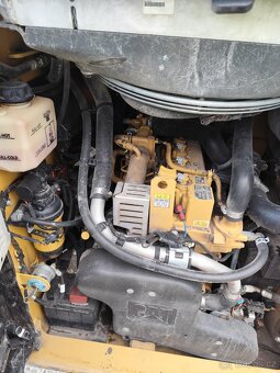 Nakladač CAT 262D3, posledný model. Plná výbava. ŠPZ. - 18