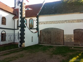 Dům a sklady okr Louny - 18