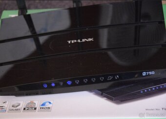 Stabilní dvoupásmový router TP LINK N750 - WDR4300, 2x USB - 18