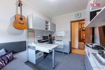 Prodej bytu 4+1, 77 m², Chodov, ul. Husova - 18