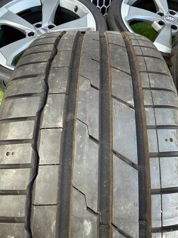 Audi A4 S4 B9 - AUDI ROTOR 245/35 R19 LETNÍ ORIGINÁLNÍ SADA - 18