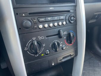 Peugeot 207 1.4 - 18