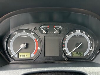 Škoda Fabia najeto 20.000 km, nová z ČR seris. kniha - 18