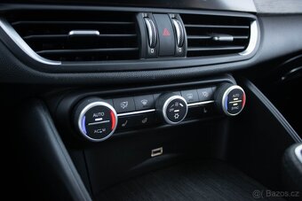 Alfa Romeo Giulia 2.0 Turbo Veloce AT AWD - AJ NA SPLÁTKY - 18