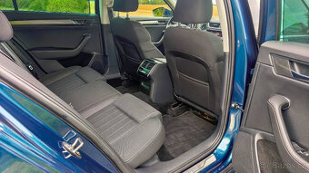 Škoda SUPERB Combi III 3 2.0TDI DSG Style Webasto tažné pano - 18
