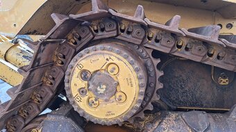 CAT D8T - 18