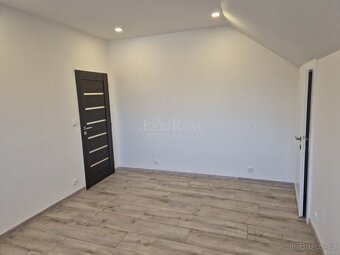 Pronájem bytu 3+1, 84 m2, balkon, sklep, Sluhy - 18