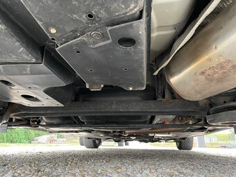 TOYOTA AURIS HYBRID LIFE 2011 NAJETO 86TKM - 18