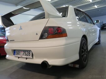 Mitsubishi Lancer Evolution VIII MR FQ 320 - 18