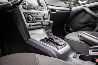 Škoda Octavia Combi 2.0 TDI CR DPF Ambition DSG - 18