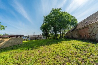 Prodej stavebního pozemku o velikosti 1722 m2 - 18