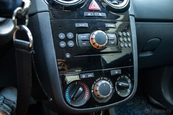 Opel Corsa 1.4 16V Cosmo - 18