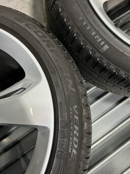 22 STŘÍBRNÁ SADA ORIGINÁLNÍCH KOLA BENTLEY BENTAYGA (4) S PN - 18