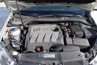 Volkswagen Golf 1.6 TDI BOHATÁ VÝBAVA NOVÁ STK PRVNÍ MAJITEL - 18