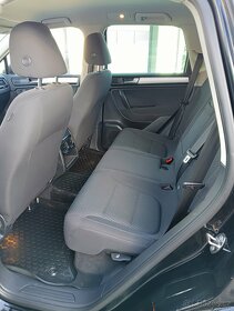 VW Touareg 3.0 TDi 4x4 bez AD blue - 18